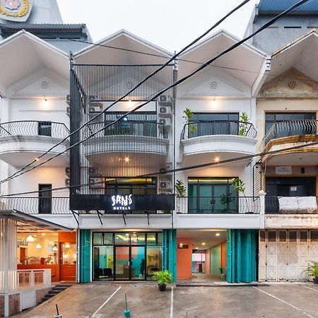 Sans Hotel Suryakencana Bogor Exteriör bild