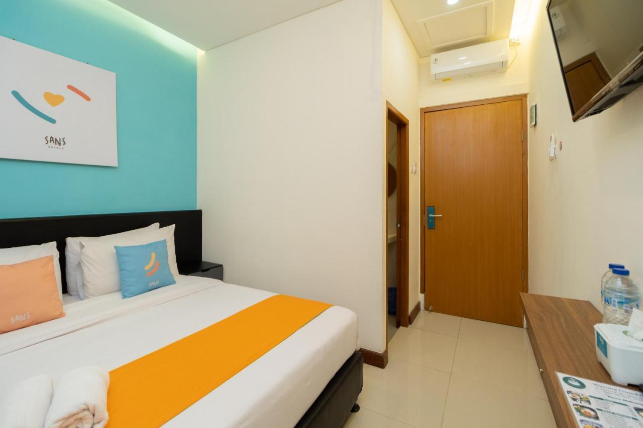 Sans Hotel Suryakencana Bogor Exteriör bild