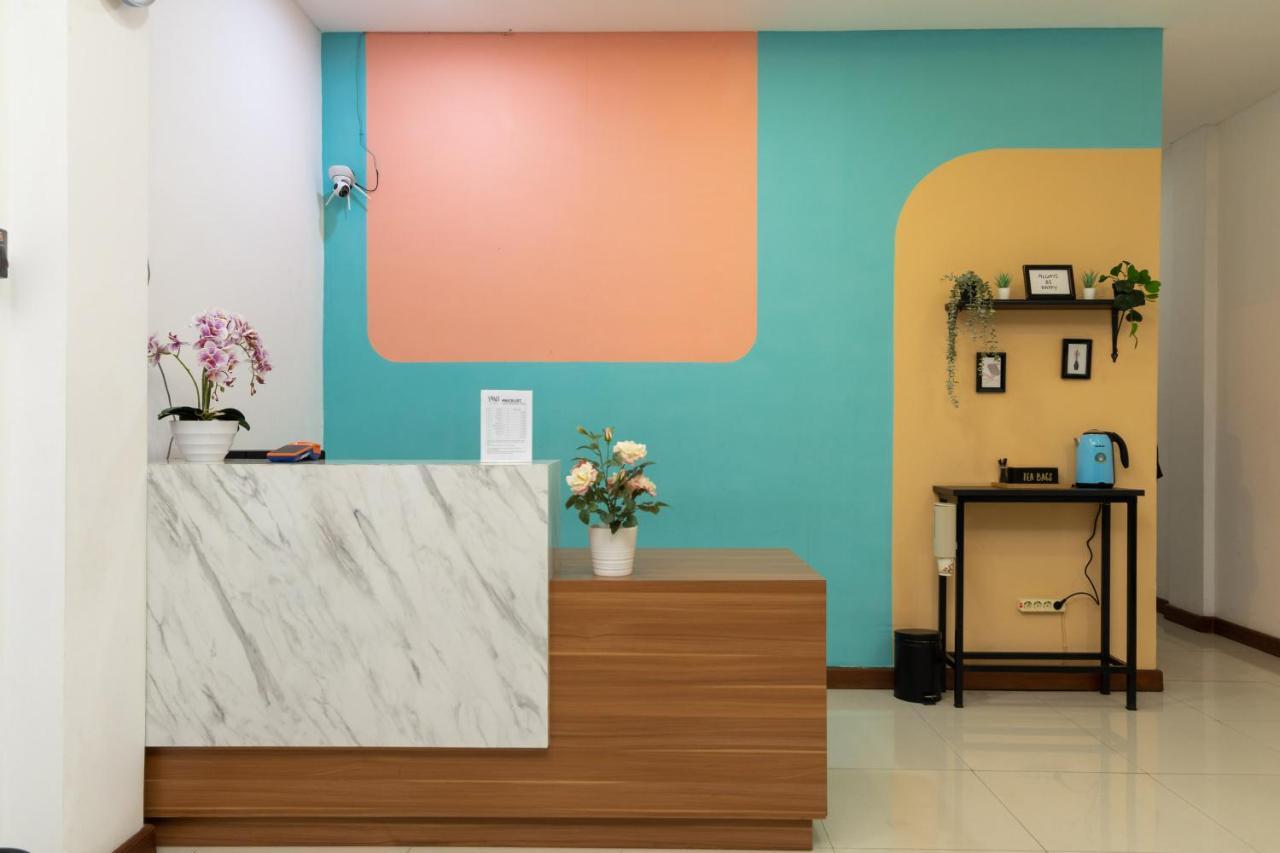 Sans Hotel Suryakencana Bogor Exteriör bild