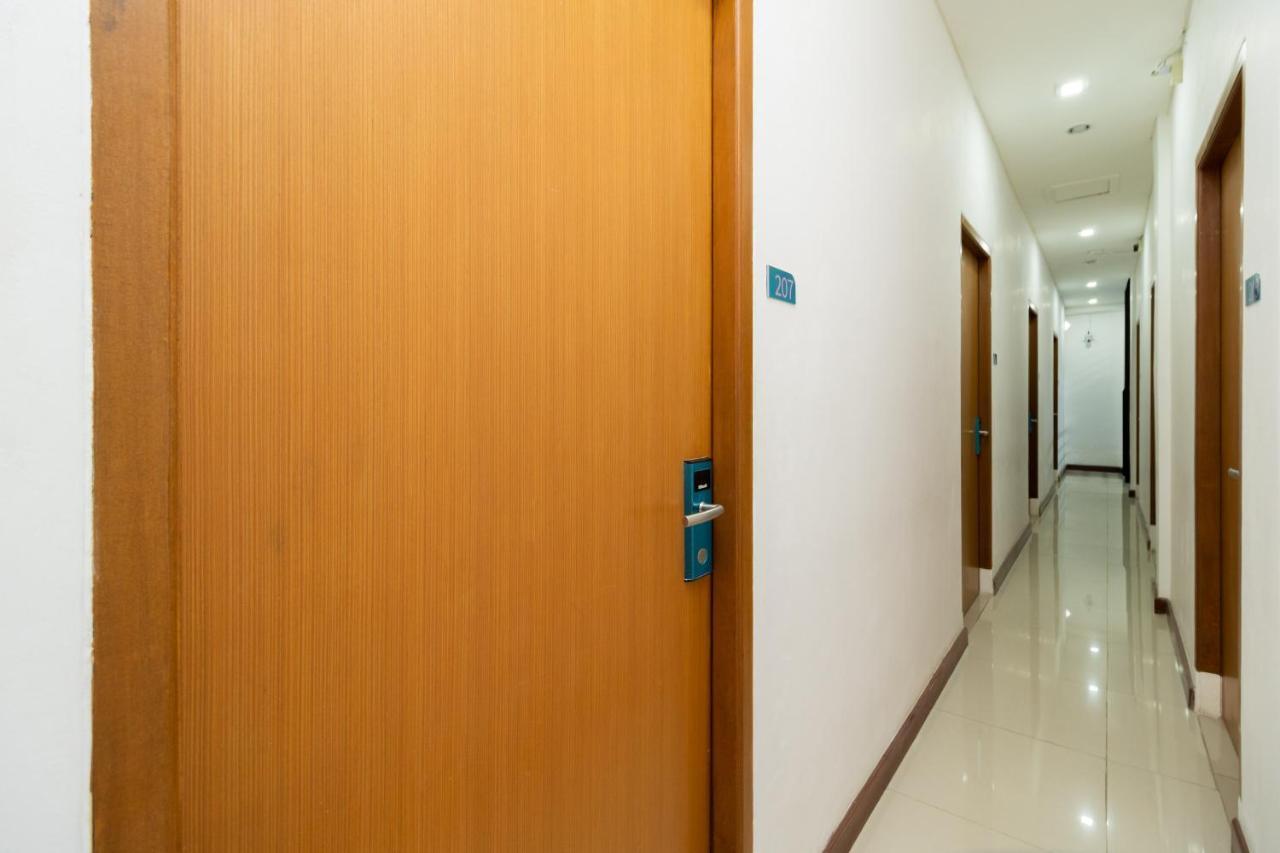 Sans Hotel Suryakencana Bogor Exteriör bild