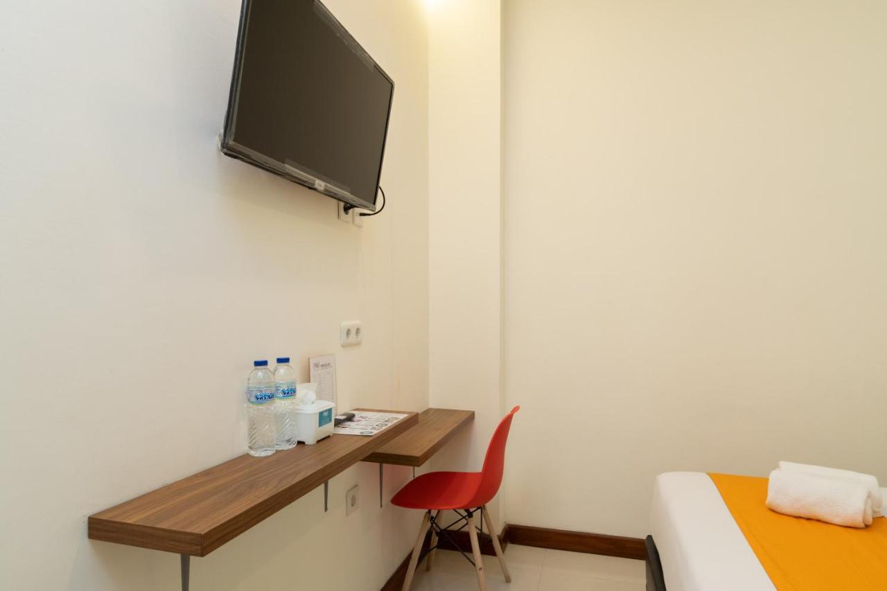 Sans Hotel Suryakencana Bogor Exteriör bild