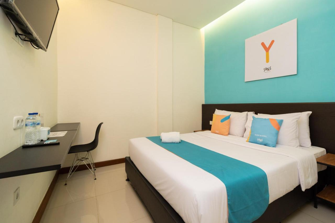 Sans Hotel Suryakencana Bogor Exteriör bild