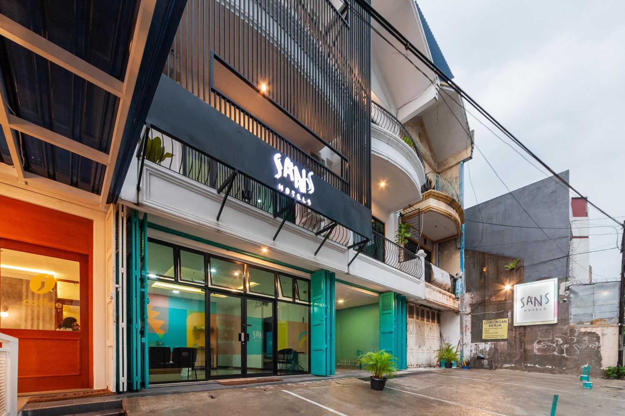 Sans Hotel Suryakencana Bogor Exteriör bild