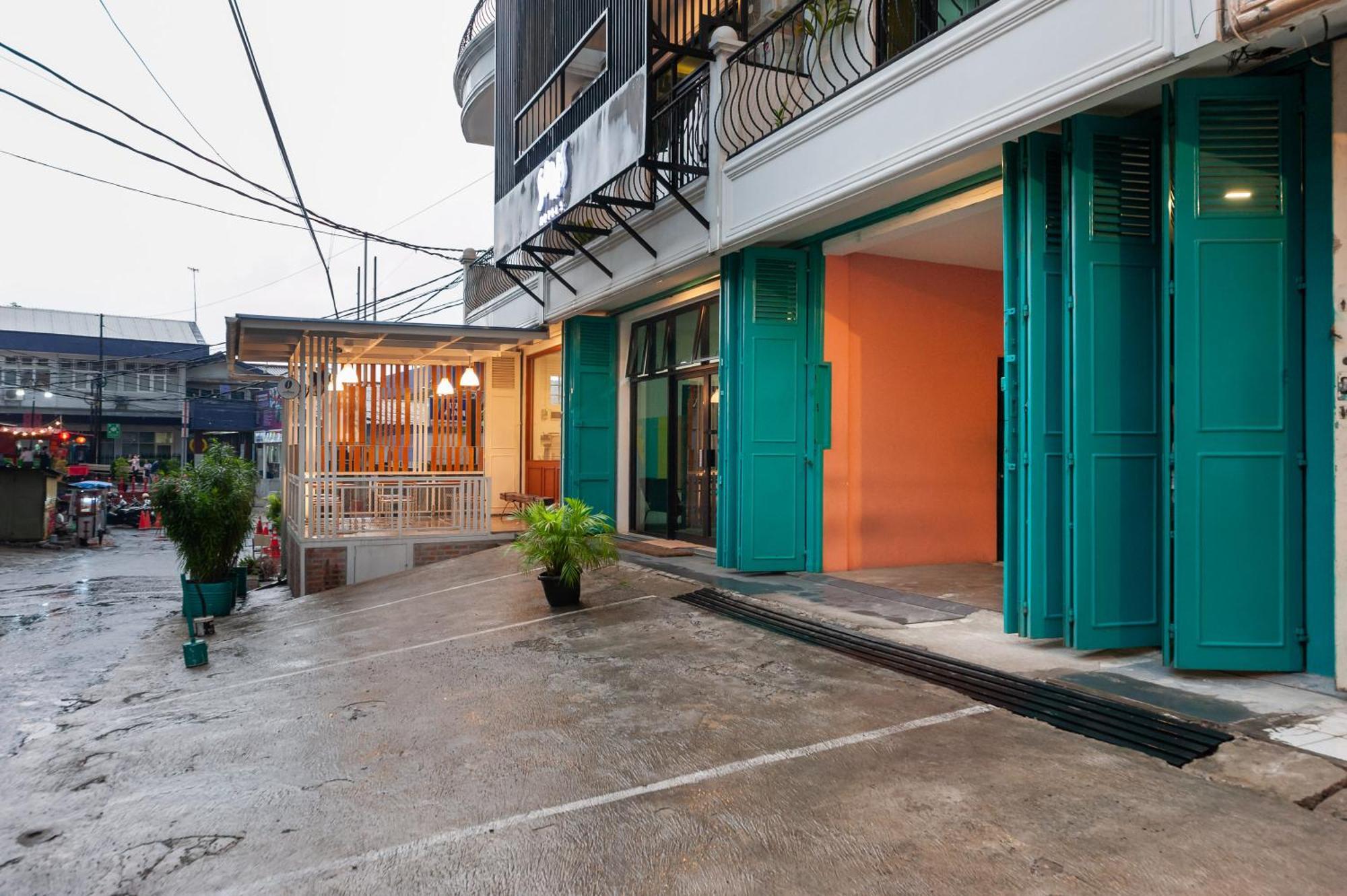 Sans Hotel Suryakencana Bogor Exteriör bild